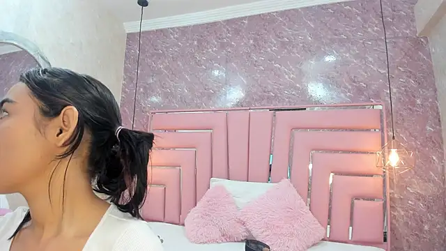 SEXY HOTTIE   online show from 01.25.25