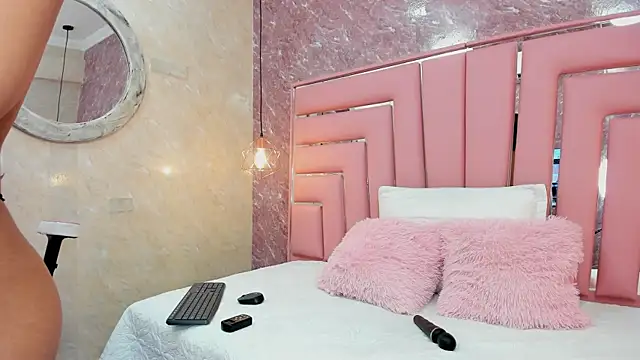 SEXY HOTTIE   online show from 01.30.25