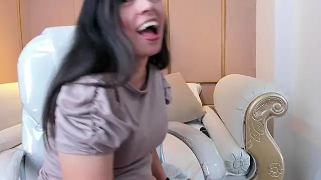 PerlaPreciosa online show from 10.30.25