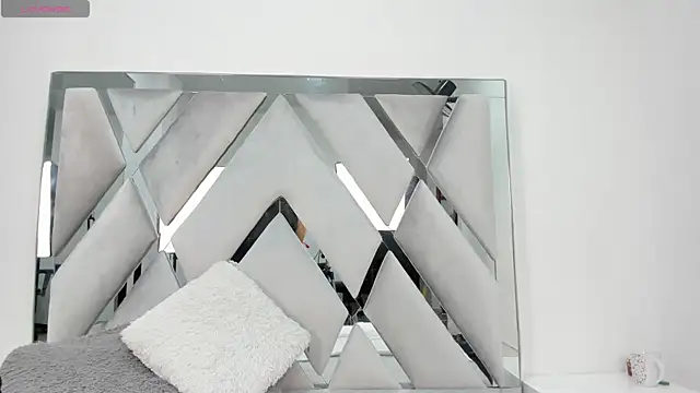  Hottest Mature online show from 12.23.24