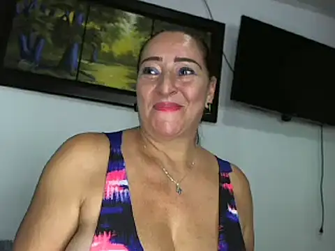 Snapshot of claudiaa_B chatting on 02.13.25 claudiaa B online show from 02.13.25