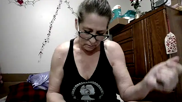 Snapshot of Keywest_Kate chatting on 05.17.26 Keywest Kate online show from 05.17.26