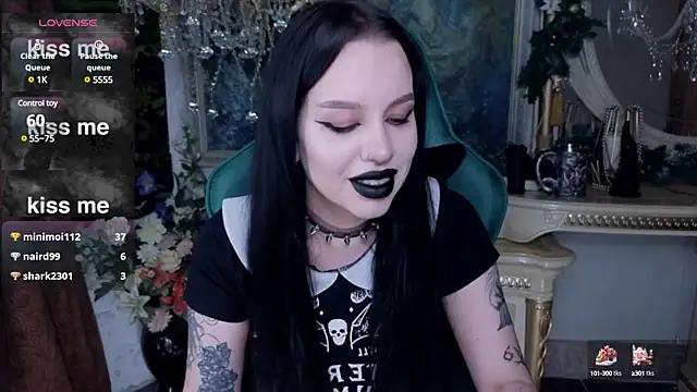 Snapshot of alexx_succubus chatting on 01.13.25 alexx succubus online show from 01.13.25