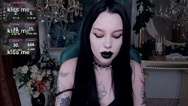 Snapshot of alexx_succubus chatting on 01.15.25 alexx succubus online show from 01.15.25