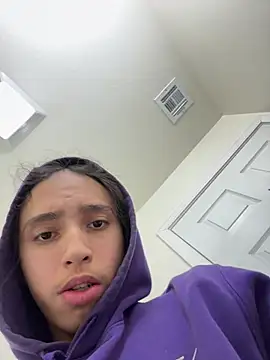 Snapshot of qbaby96 chatting on 12.21.24 qbaby96 online show from 12.21.24