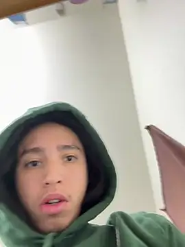 Snapshot of qbaby96 chatting on 01.03.25 qbaby96 online show from 01.03.25