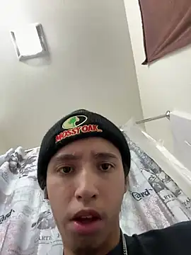 Snapshot of qbaby96 chatting on 01.15.25 qbaby96 online show from 01.15.25