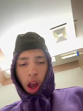 Snapshot of qbaby96 chatting on 02.12.25 qbaby96 online show from 02.12.25