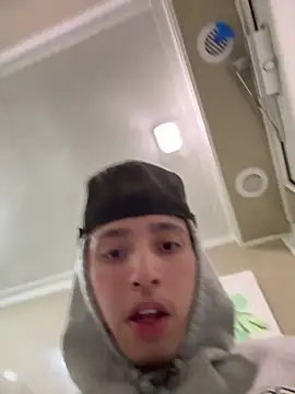 Snapshot of qbaby96 chatting on 03.04.25 qbaby96 online show from 03.04.25