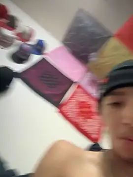 Snapshot of qbaby96 chatting on 09.29.25 qbaby96 online show from 09.29.25