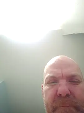 Snapshot of hoodratoui chatting on 11.29.25 hoodratoui online show from 11.29.25