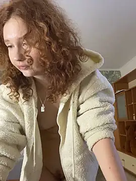 Snapshot of Anna_Desire_ chatting on 12.29.24 Anna Desire online show from 12.29.24