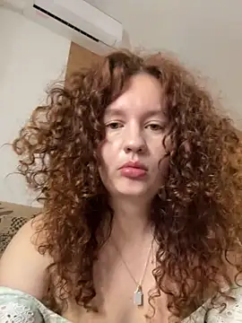 Snapshot of Anna_Desire_ chatting on 09.14.25 Anna Desire online show from 09.14.25