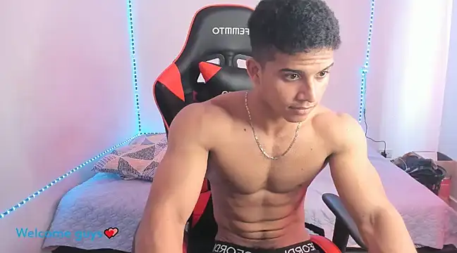 Snapshot of oliver_thompsson7 chatting on 12.19.24 oliver thompsson7 online show from 12.19.24