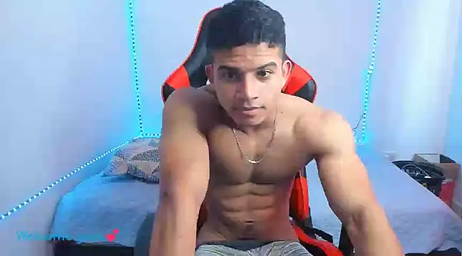 Snapshot of oliver_thompsson7 chatting on 12.30.24 oliver thompsson7 online show from 12.30.24