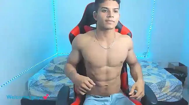 Snapshot of oliver_thompsson7 chatting on 01.01.25 oliver thompsson7 online show from 01.01.25