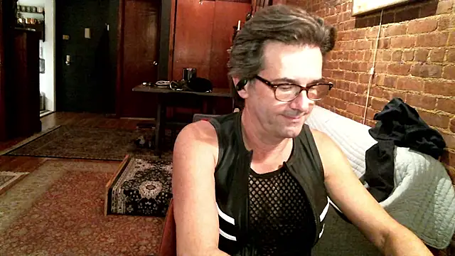 Johnny Bottoms online show from 11.14.25