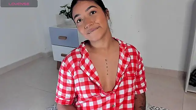 Snapshot of martina_roldam chatting on 12.25.24 martina roldam online show from 12.25.24