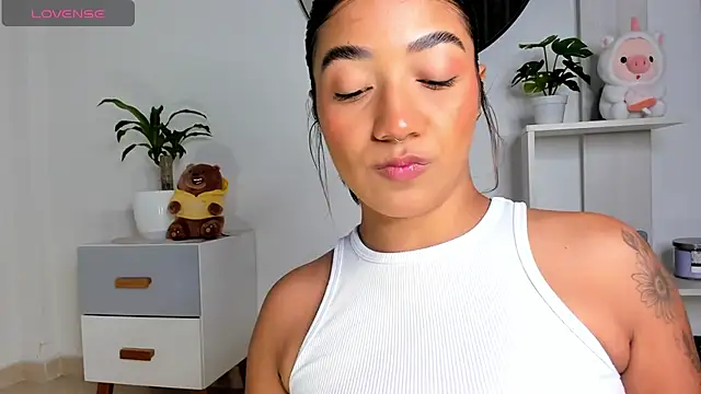 Snapshot of martina_roldam chatting on 01.14.25 martina roldam online show from 01.14.25