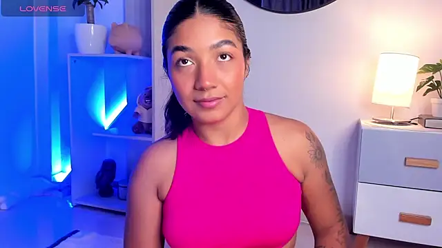 Snapshot of martina_roldam chatting on 01.22.25 martina roldam online show from 01.22.25