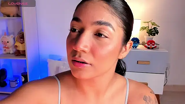 Snapshot of martina_roldam chatting on 02.04.25 martina roldam online show from 02.04.25