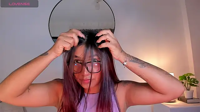 Snapshot of martina_roldam chatting on 02.25.25 martina roldam online show from 02.25.25