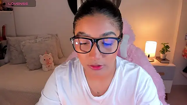 Snapshot of martina_roldam chatting on 03.05.25 martina roldam online show from 03.05.25