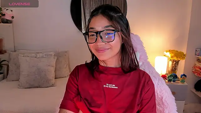 Snapshot of martina_roldam chatting on 03.17.25 martina roldam online show from 03.17.25