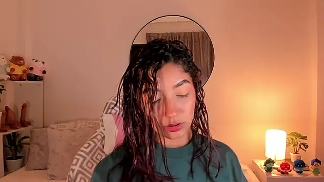 Snapshot of martina_roldam chatting on 03.18.25 martina roldam online show from 03.18.25