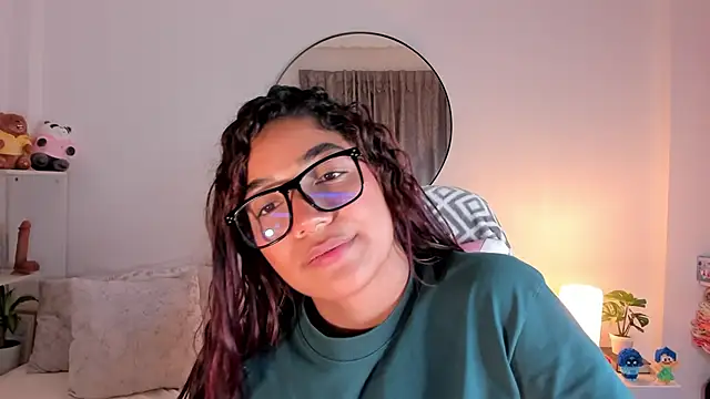 Snapshot of martina_roldam chatting on 03.18.25 martina roldam online show from 03.18.25