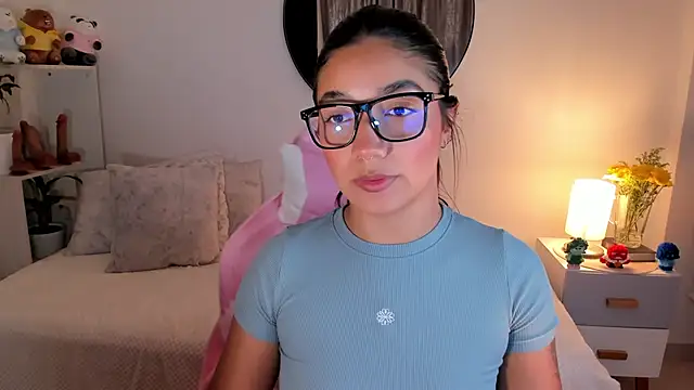 Snapshot of martina_roldam chatting on 03.23.25 martina roldam online show from 03.23.25
