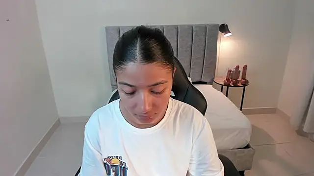 Snapshot of martina_roldam chatting on 10.22.25 martina roldam online show from 10.22.25