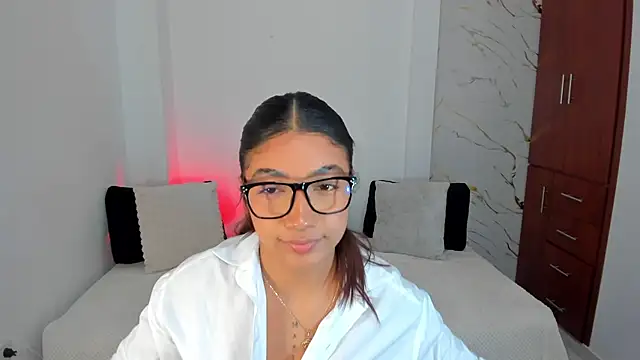 martina roldam online show from 05.18.26