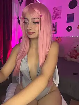 Snapshot of angelgate chatting on 10.25.25 angelgate online show from 10.25.25