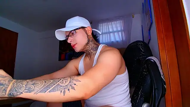 DennisWalkerr online show from 09.23.25