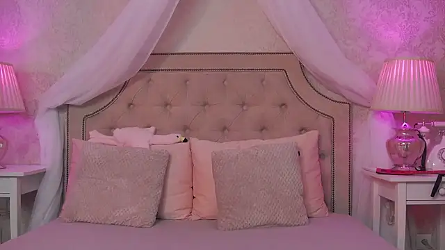 SashaMeow online show from 10.17.25