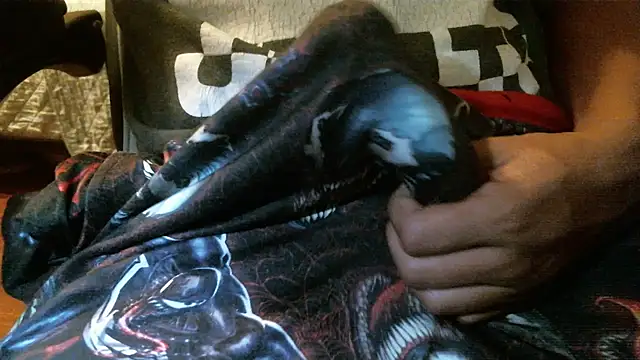 Snapshot of MelHorny03 chatting on 12.22.25 MelHorny03 online show from 12.22.25