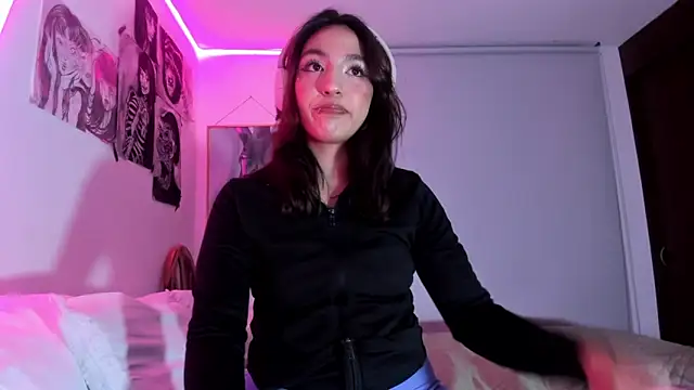 lauuraww online show from 03.10.25