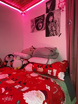 lauuraww online show from 11.10.25