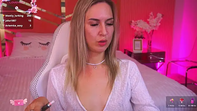 Snapshot of LovelyMollyy chatting on 11.03.25 LovelyMollyy online show from 11.03.25