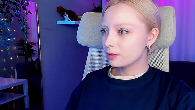 Snapshot of forget_me_not_eve chatting on 02.07.25 forget me not eve online show from 02.07.25