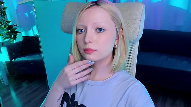 Snapshot of forget_me_not_eve chatting on 03.02.25 forget me not eve online show from 03.02.25