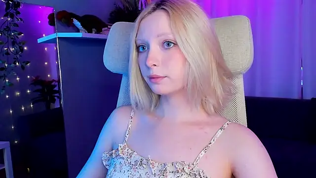 Snapshot of forget_me_not_eve chatting on 03.11.25 forget me not eve online show from 03.11.25