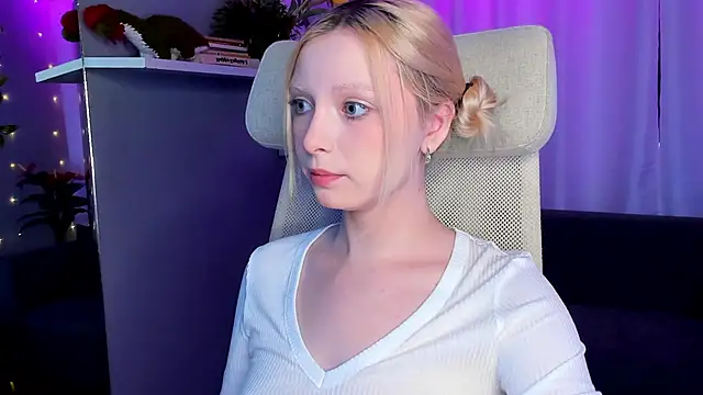 Snapshot of forget_me_not_eve chatting on 03.12.25 forget me not eve online show from 03.12.25