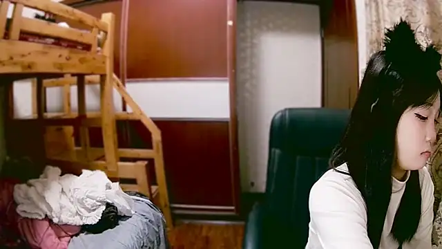 lulu-2002 online show from 12.27.24