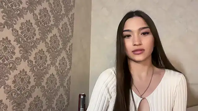 Snapshot of MilenaMilven chatting on 12.23.24 MilenaMilven online show from 12.23.24