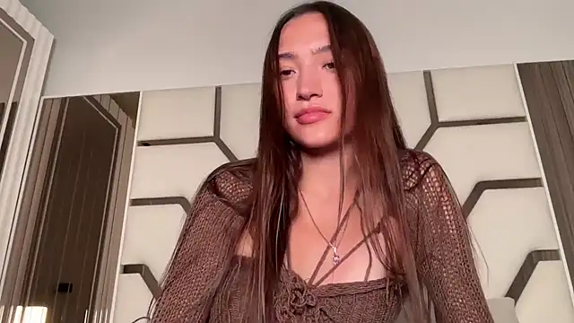 Snapshot of MilenaMilven chatting on 10.10.25 MilenaMilven online show from 10.10.25