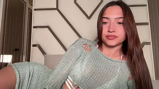 Snapshot of MilenaMilven chatting on 10.24.25 MilenaMilven online show from 10.24.25