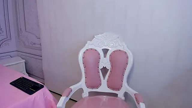 Snapshot of Daphne_Fox_ chatting on 03.04.25 Daphne Fox online show from 03.04.25