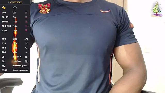 Snapshot of thomsom23 chatting on 11.29.25 thomsom23 online show from 11.29.25